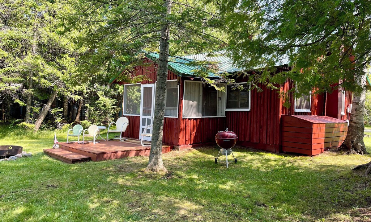 Kewadin House | 1 of 3 Beautiful Sunset Views direct Birch Lake, water toys, dog ok