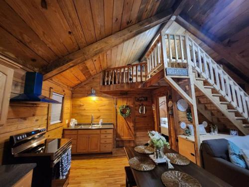 Guntersville Ski Chalet | 10. swan creek cabin