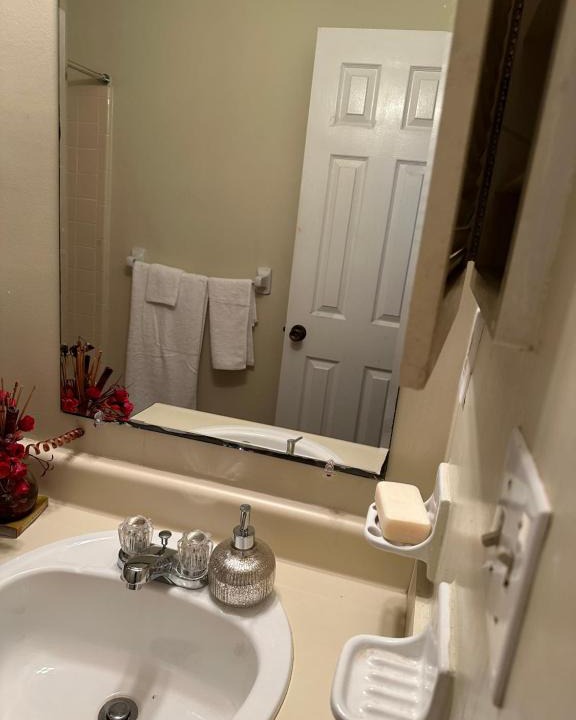 Mobile House | 1733 Snowmass court