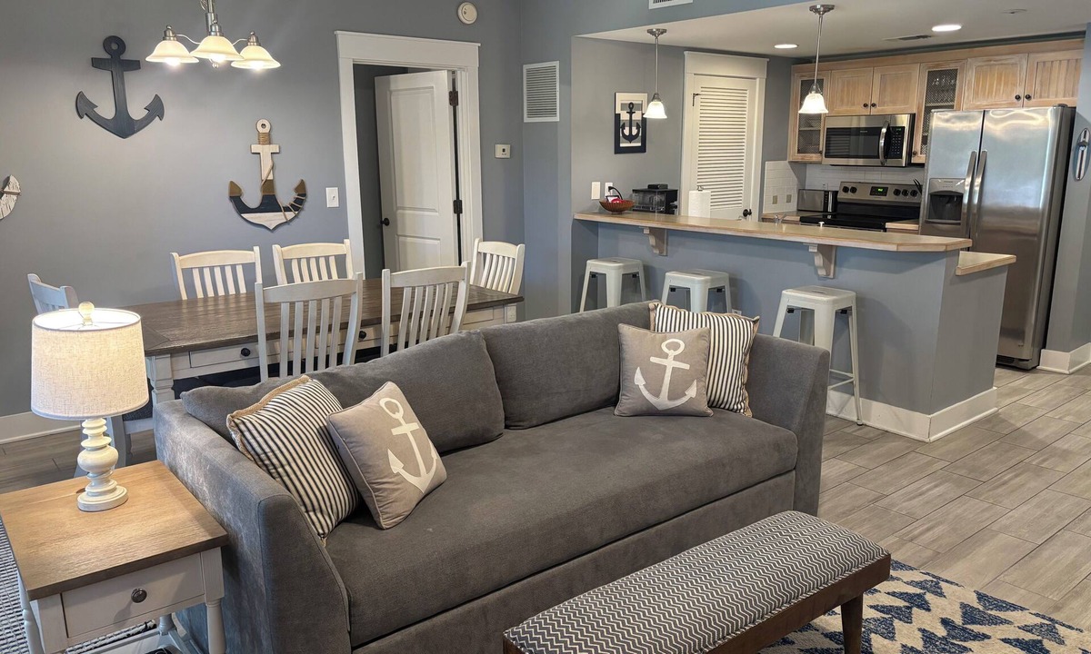Baytowne Wharf Resort | 2 Bedroom Condo Pilot House - Village of Baytowne Wharf - w/6-Seater Golf Cart