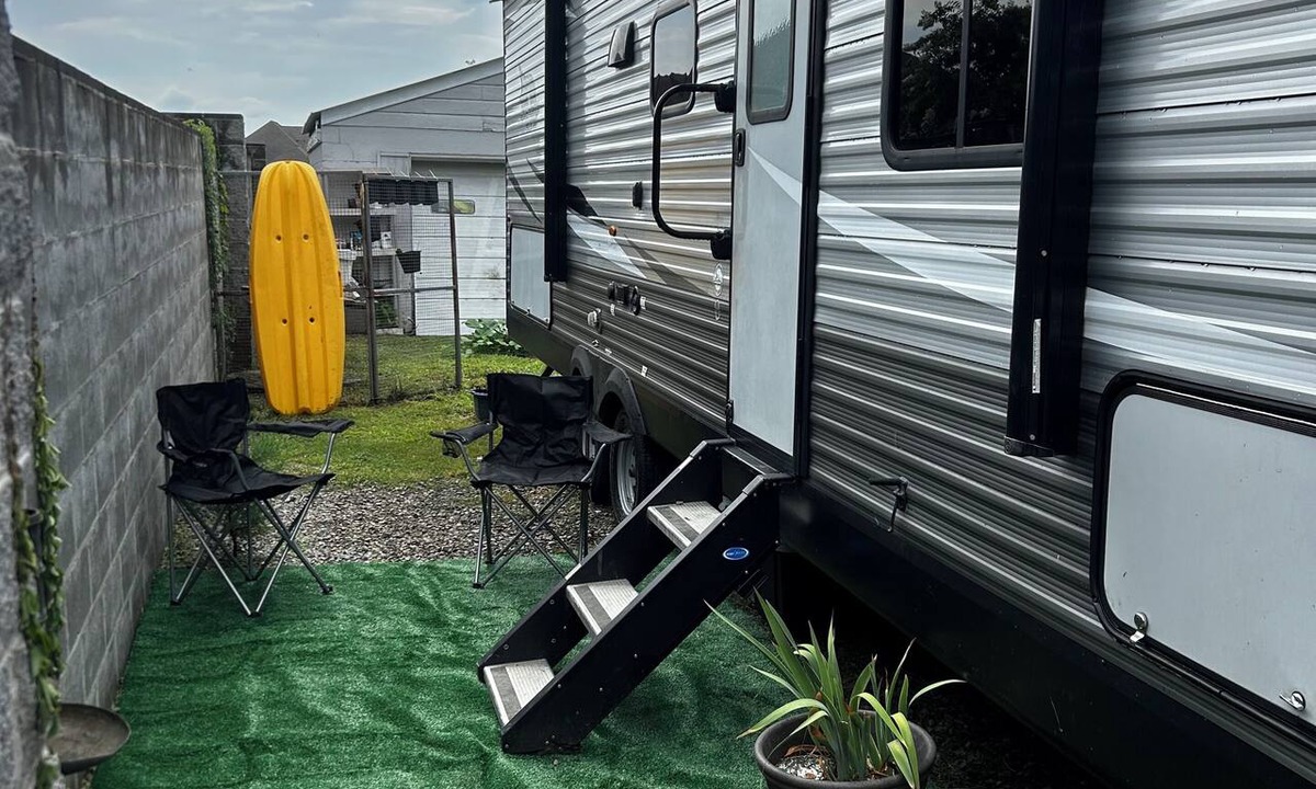 Huntsville House | 2-bedroom RV camper in beautiful Huntsville located in Hobbs Island by River