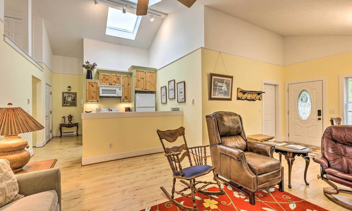 Frankfort Apartment | 2 Bedrooms, Near Biking Trail, and Frankfort!