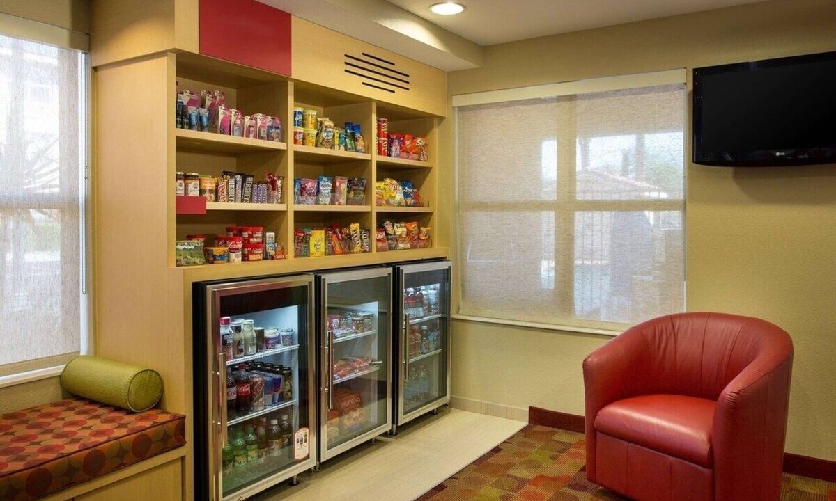 Novi Apartment | 2 Pet-Friendly 2 Bedroom Suites Near Detroit Metro Airport