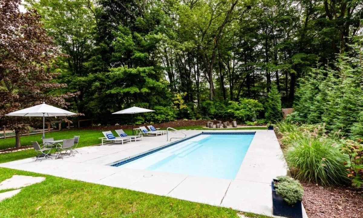Lakeside Cottage | (2027 OPEN!) LAKESIDE HOME WITH PRIVATE POOL and ASSOCIATION BEACH!