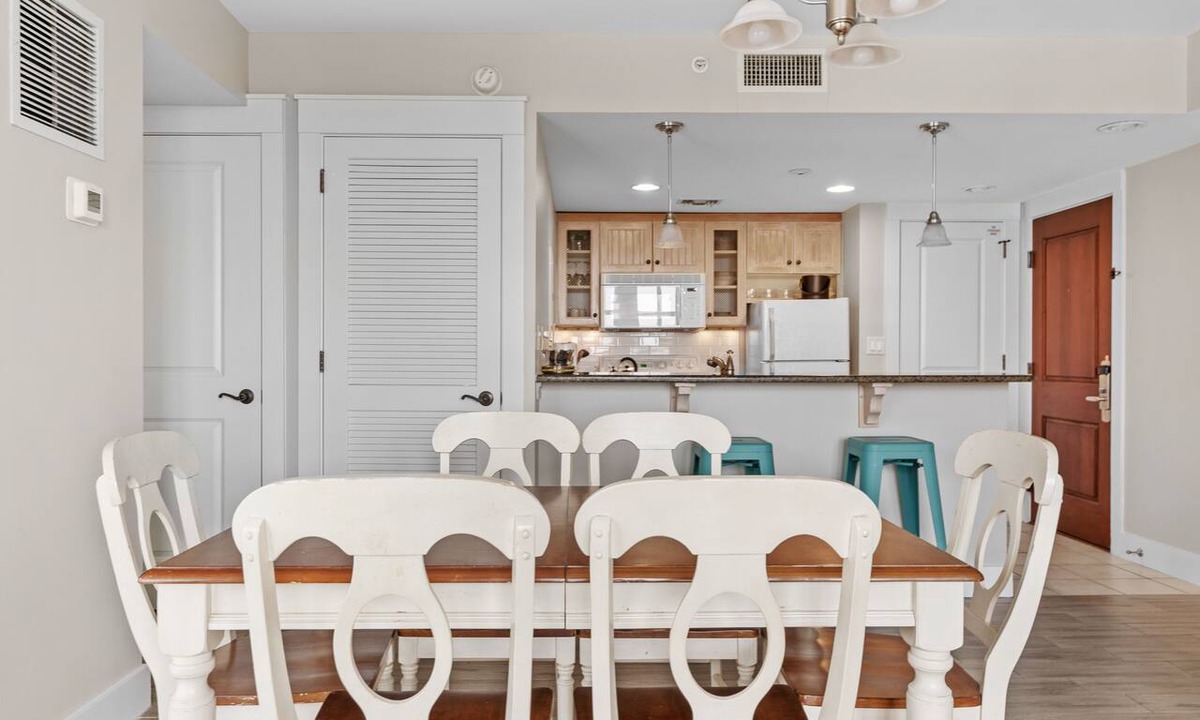 Baytowne Wharf Condo | 2BR at Baytowne Wharf! Tropical Lagoon Pool/Hot Tub, Beach Tram, Gym, Balcony