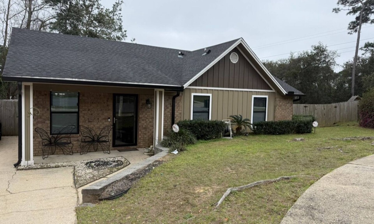Florida Panhandle House | 3/bed, Office/flex room in Quiet, centrally, located area . Close to everything!