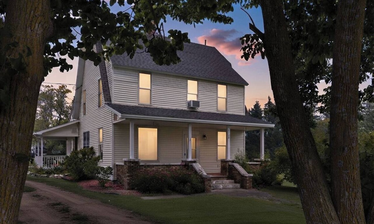 Gladstone House | 3-bedroom house in perfect Gladstone with cool comfort