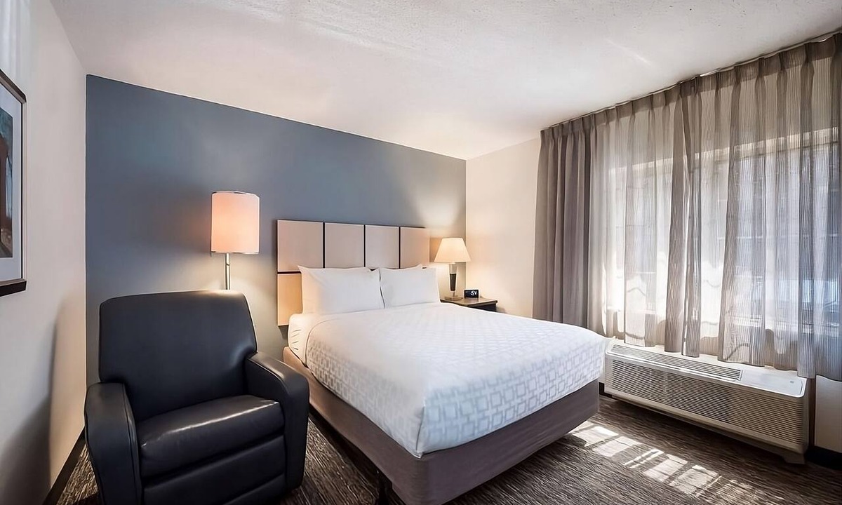 Troy Hotel | 3 Modern And Pet-Friendly Units With Kitchens, Near Robinwood Park