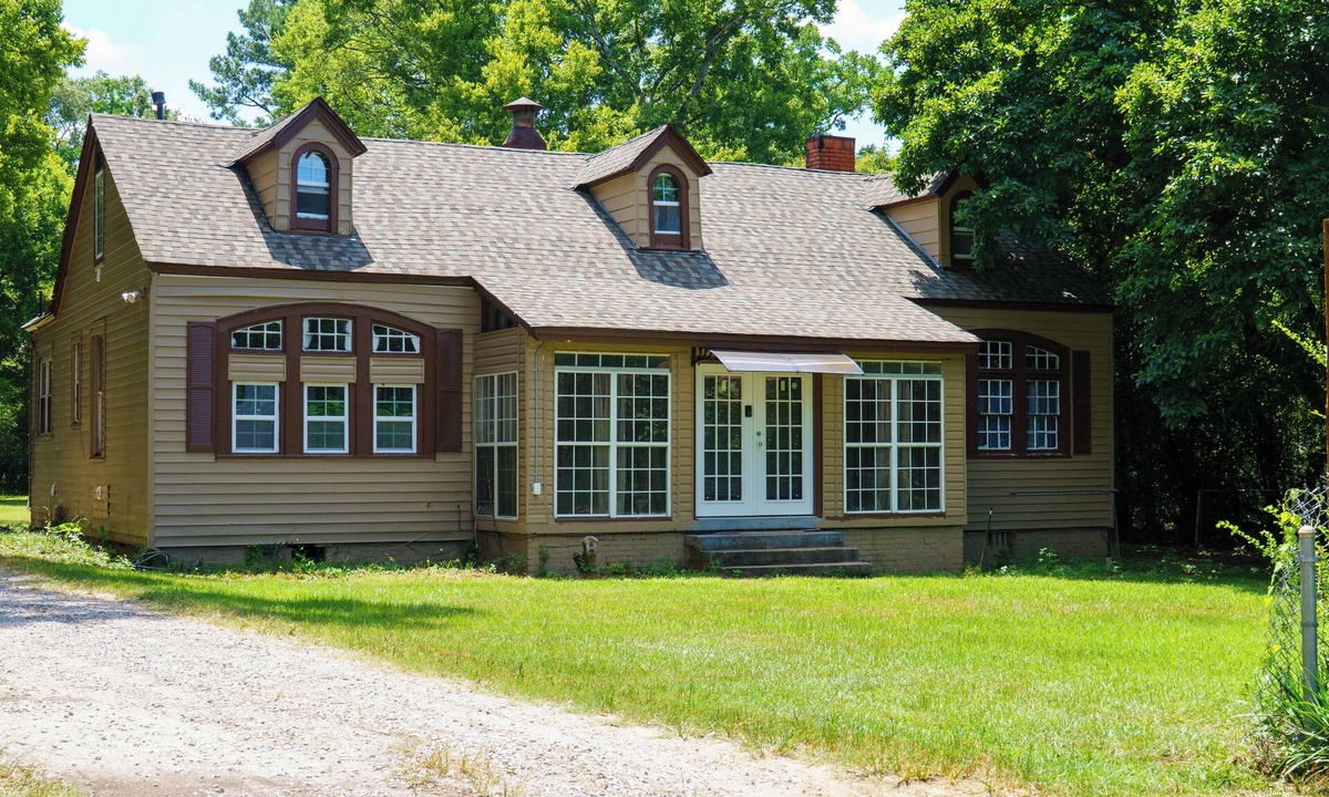 Montgomery House | 4-bedroom house with AC in Montgomery Near ASU & Downtown - Military Welcome