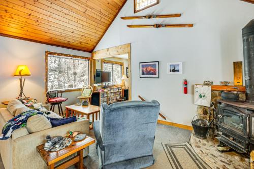 Iron River House | 4 Mi to Ski Brule: Cozy Cabin w/Screened-In Porch