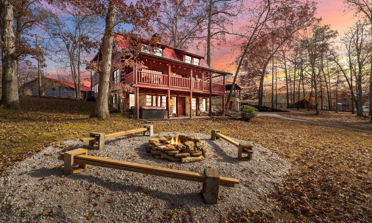 Knoxville Cabin | 4 Private Cabins 16 Acres Hot Tubs Sauna Near UTK