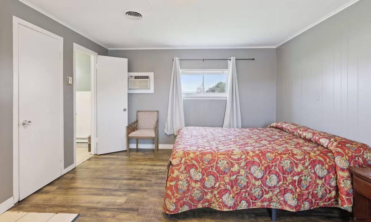 Shields Hotel | 4 Relaxing Rooms W/Free Parking, Within Walking Distance to Local Restaurants