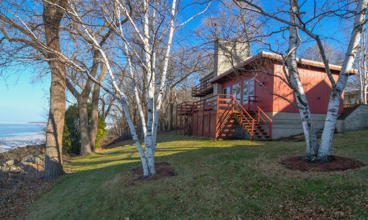 Green Bay House | A beautiful bayside cottage perfect for family stays!