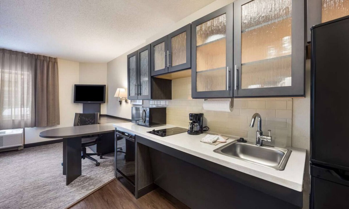 Troy Hotel | A Convenient Suite for Your Detroit and Troy Adventures! Kitchen Available!