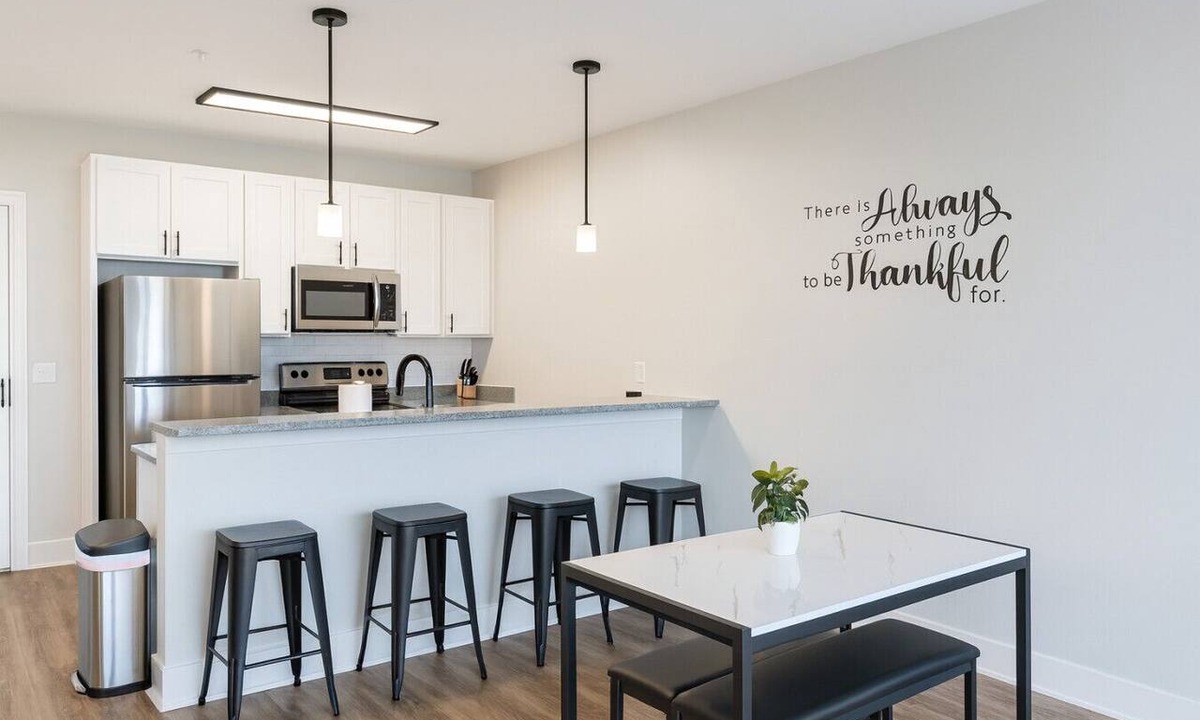 Glen Iris Apartment | 🎓Across from UAB | Spacious 2BR Retreat 2nd