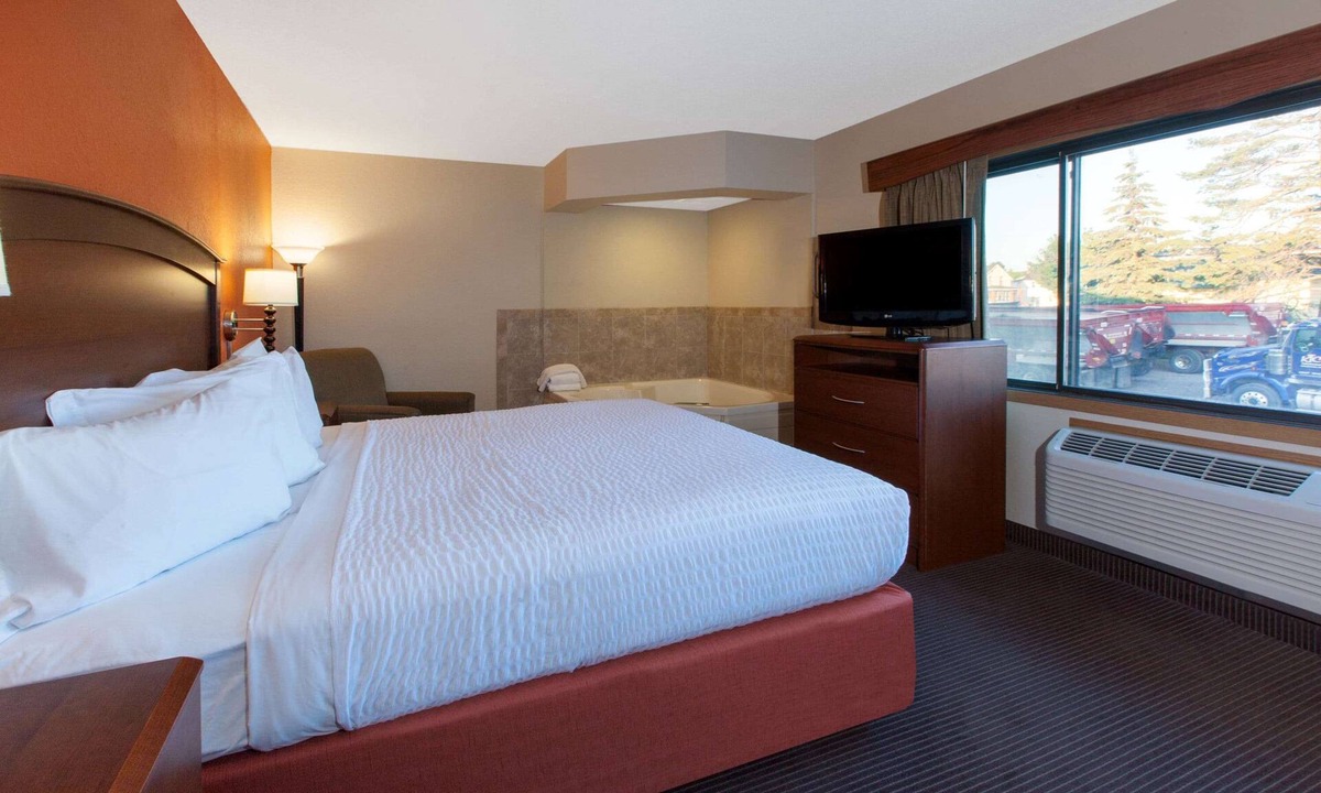 Iron River Hotel | AmericInn by Wyndham Iron River