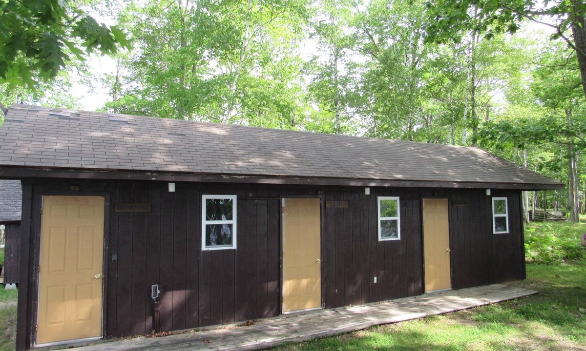 Lupton Cabin | Arrowhead Lake Camp - Lake View Rooms