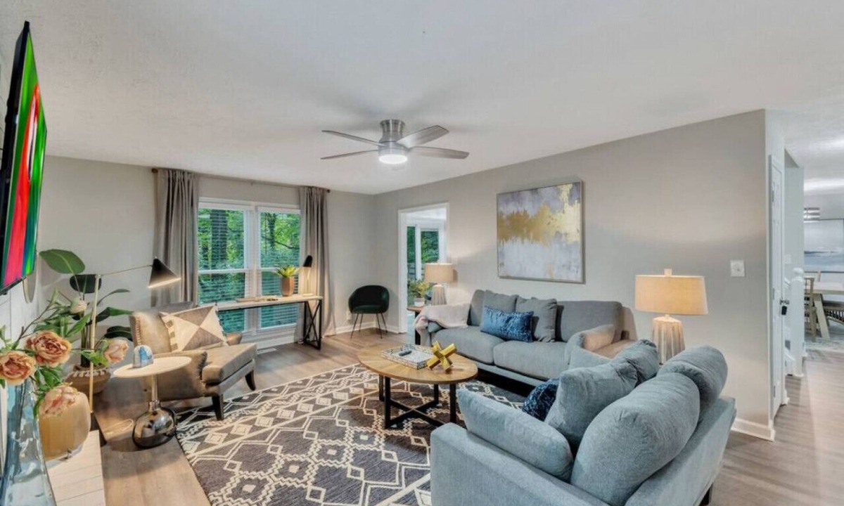 Acworth House | ATH - Sleeps 8 - 4 Beds - Pet Friendly - Moonlit
