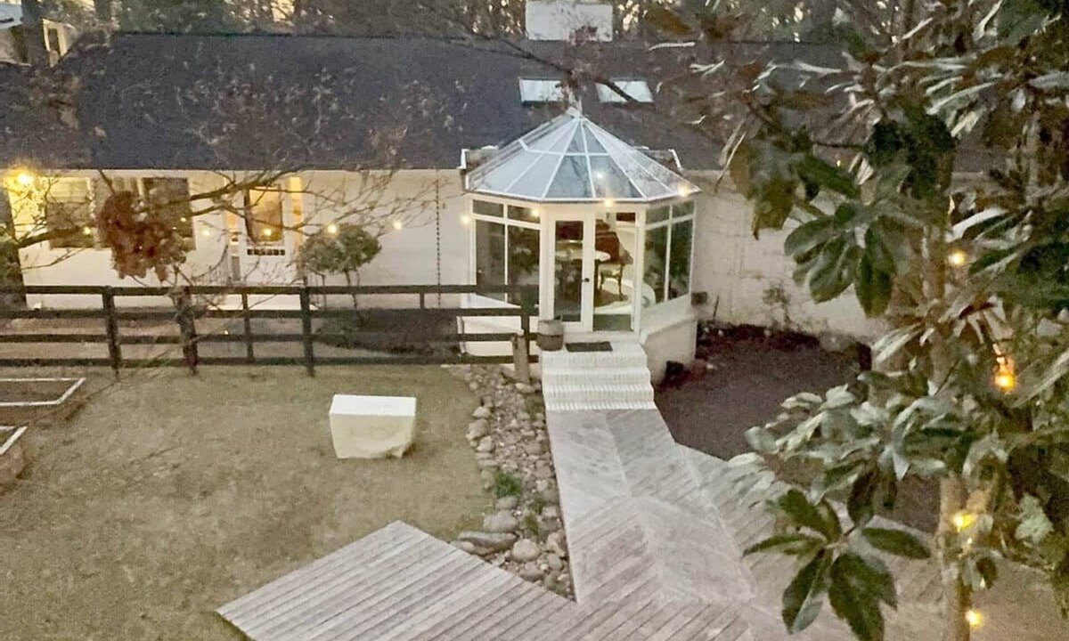 East Point House | Atlanta Treehouse 6BR Hot tub Fire Pit 15 Min to ATL