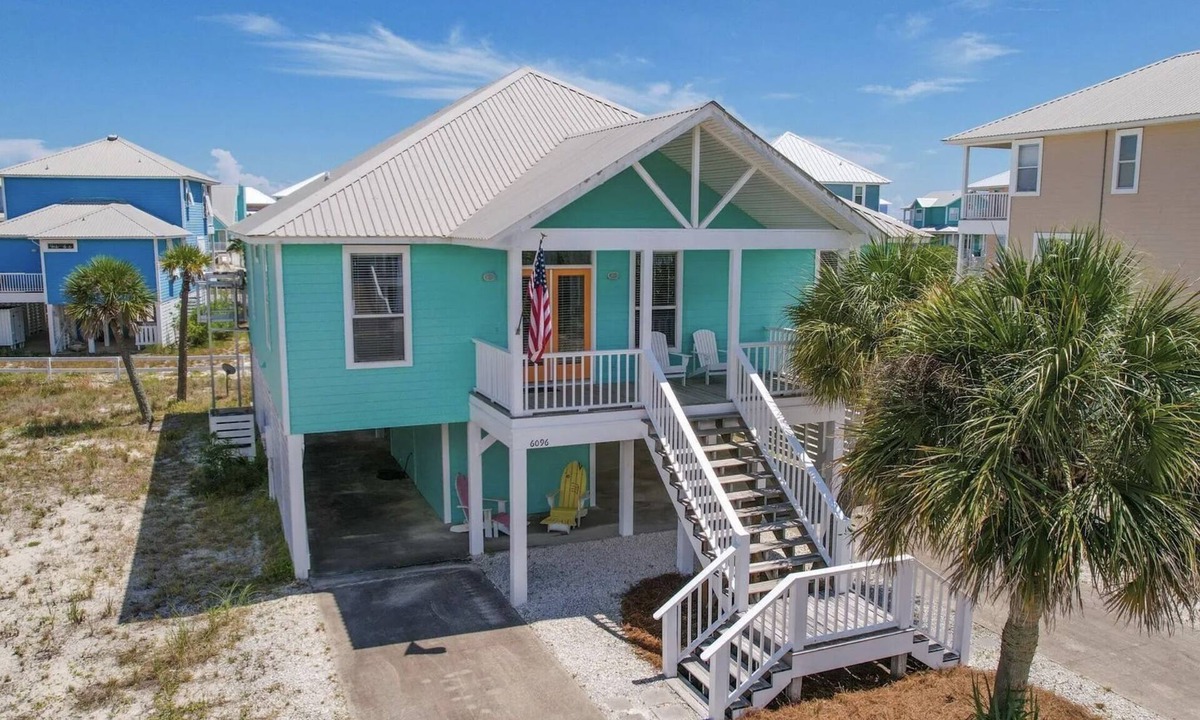 Morgantown House | August Discounted! Super Cute! Easy Beach & Pool Access