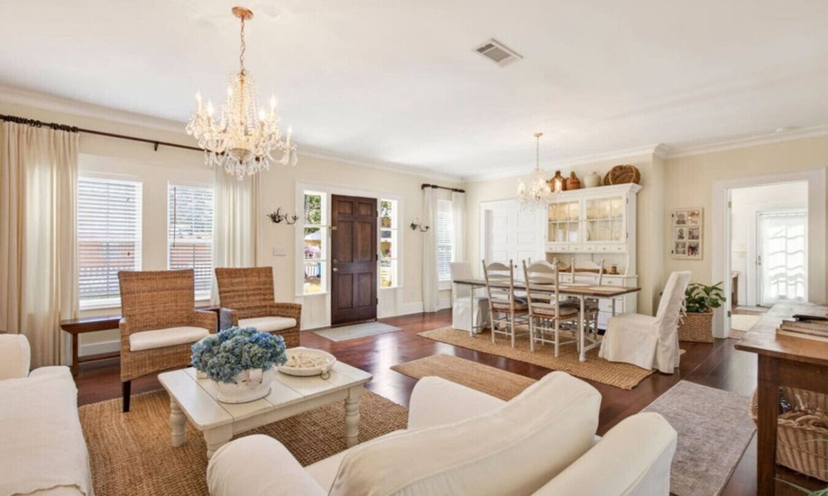 Biloxi House | Authentic Ocean Springs Cottage | Walk Downtown