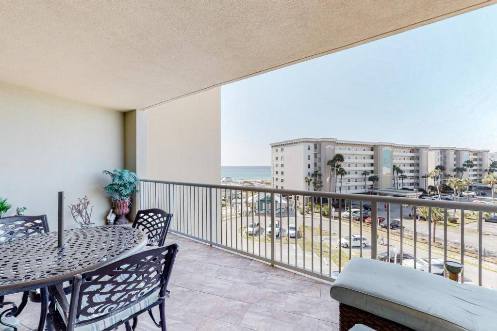 Fort Walton Beach Hotel | Azure 423