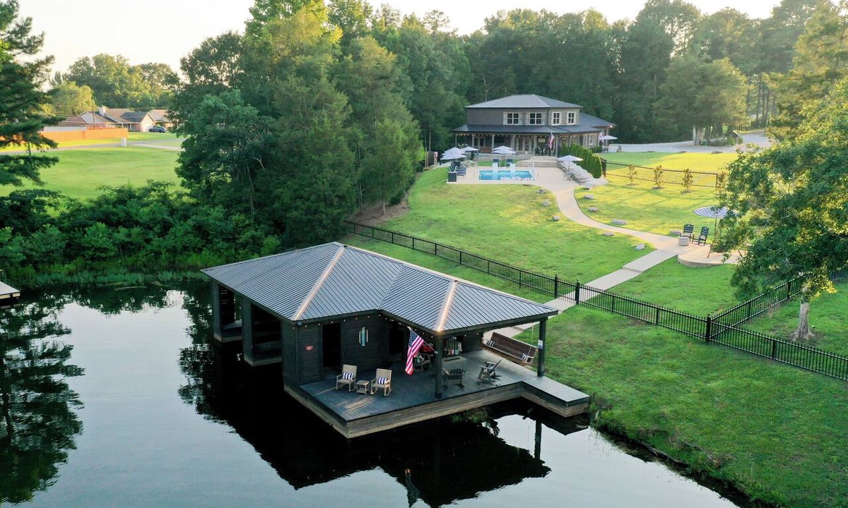 Northport House | Bama Lake House, Lake Tuscaloosa, AL-20 Minutes to Univ of Alabama