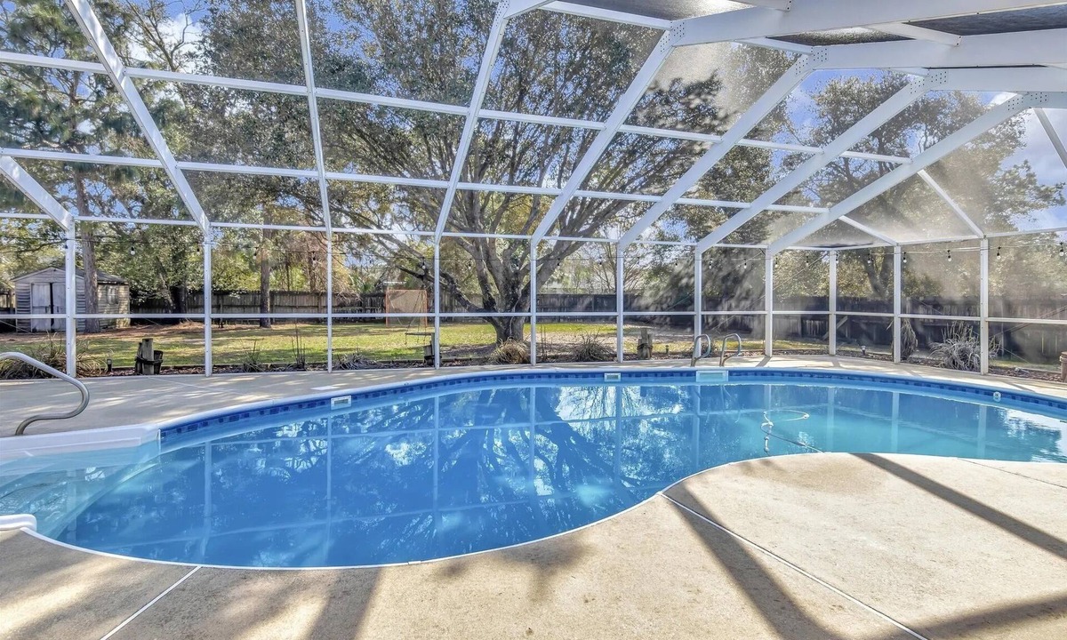 Navarre House | "Bayou Breeze" Private Pool (Heated) Gorgeous Home! Bikes, Game room