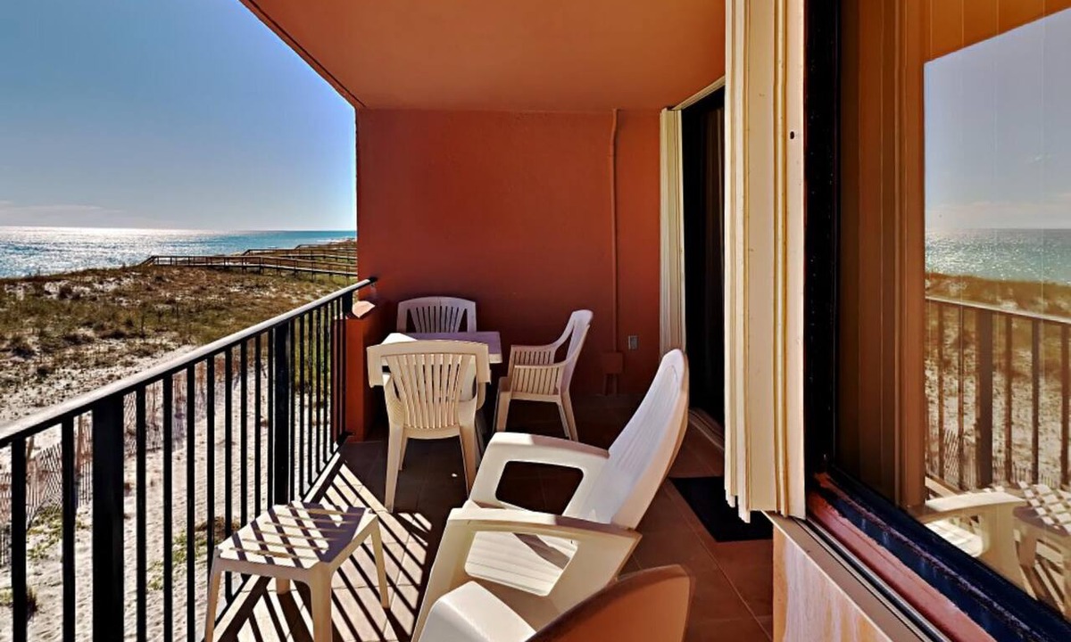 Pensacola Beach Condo | Beachfront Pensacola Beach Condo Featuring All the Comforts of Home & More!