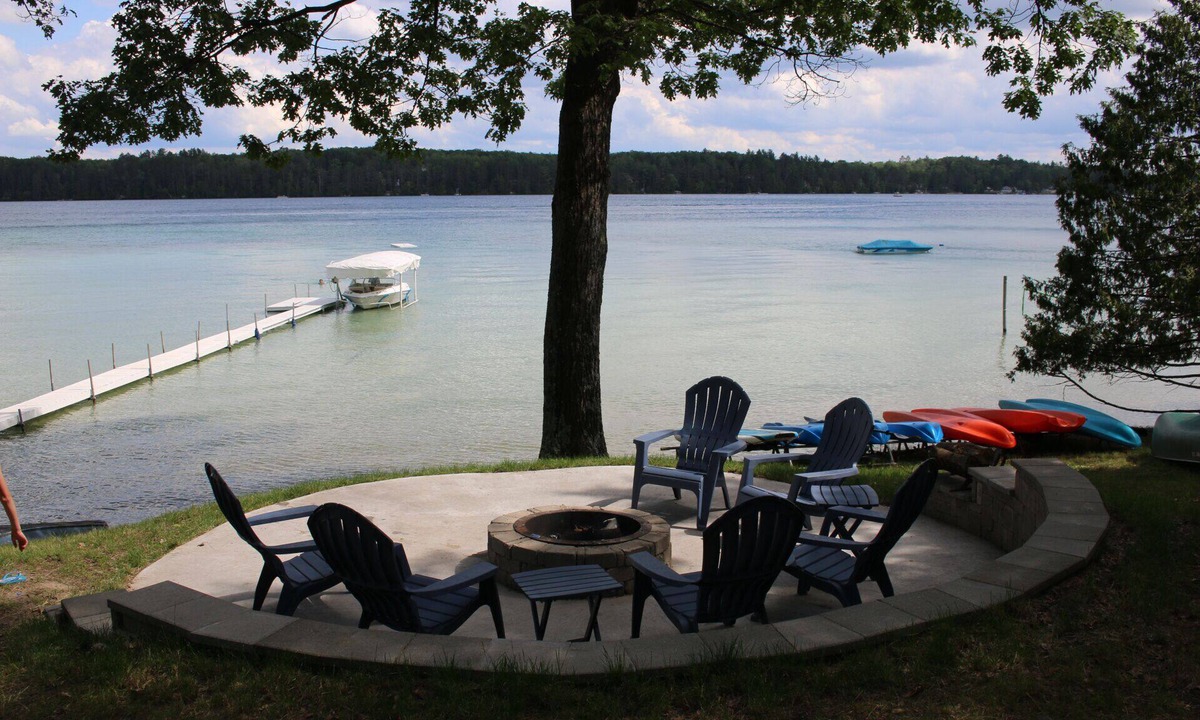 Hillman House | Beautiful, Crystal Clear Lake, Right on the Beach, Very Clean & Family Friendly!