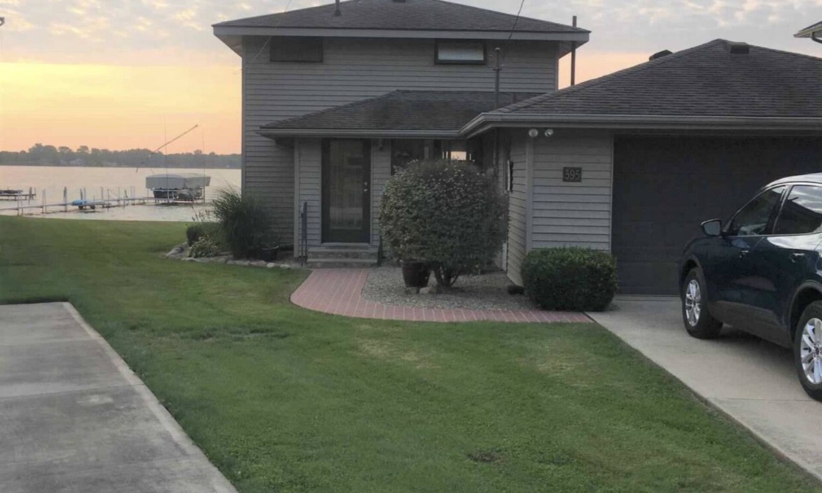 Coldwater House | Beautiful Lake Coldwater Home with Panoramic Lake Views, 3 Beds Sleeps 10