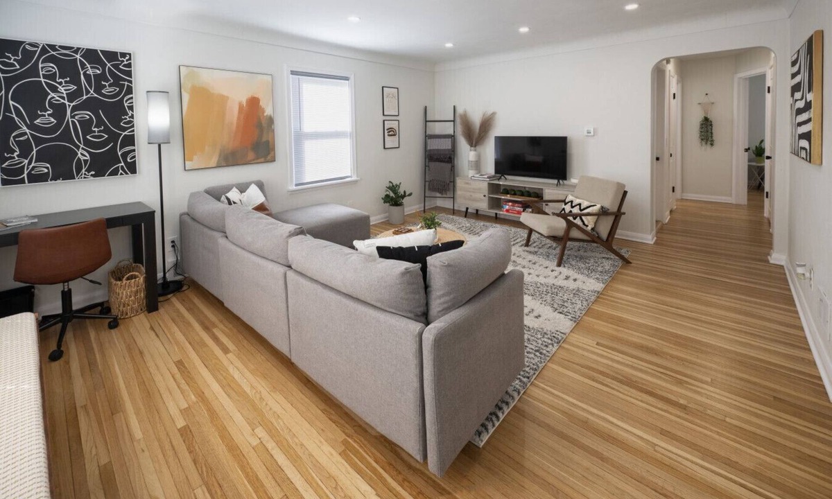 Ottawa House | Beautiful Modern Home near Toledo Hospital & UT