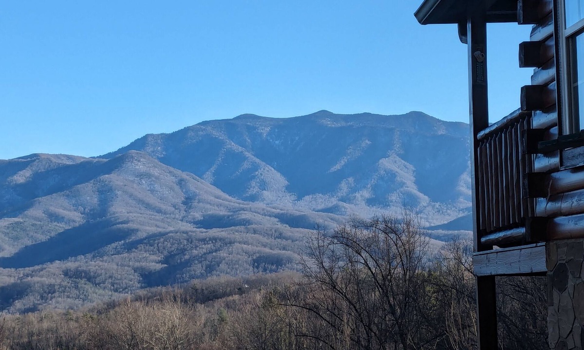 Sevierville Cabin | Beautiful Open Views, Very Private, Deck Gas Fireplace on all year & more!