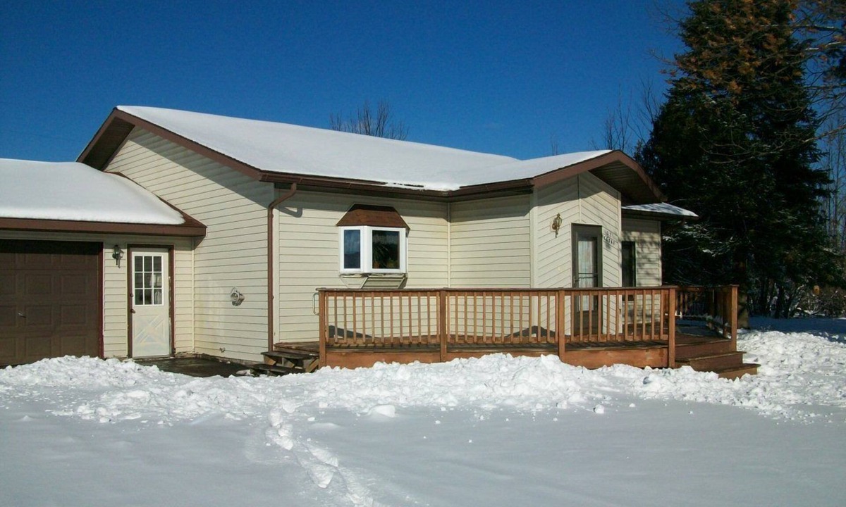 White Pine House | Beautiful, spacious 3 BR, 2BA home, close to everything the UP has to offer!