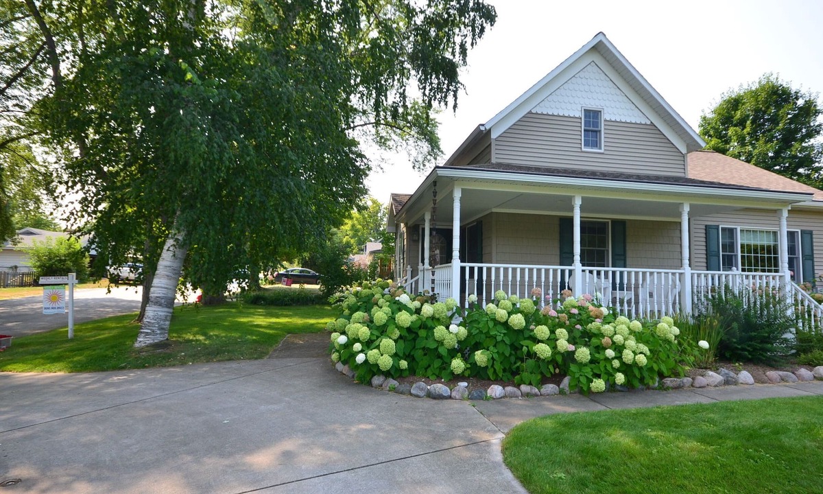 Northport House | Beautiful, spacious home in the village. Walk to everything. Air conditioning