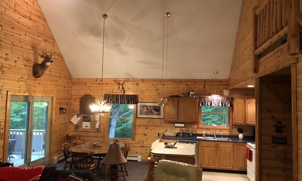 Elmira Cottage | Beautiful wooded setting in Lakes of the North!
