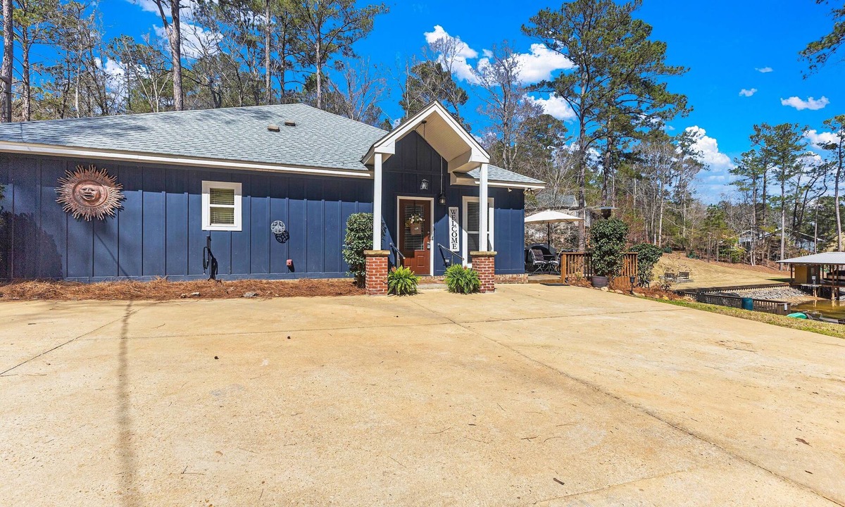 Pleasure Point House | Bella's Cove, 4BR/3BA Retreat at Lake Martin - swimming cove - pets ok!