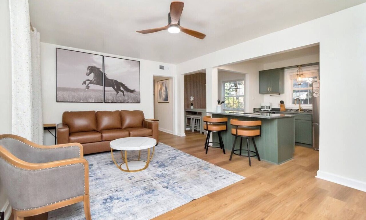 Mobile Apartment | Bella's Midtown Condo