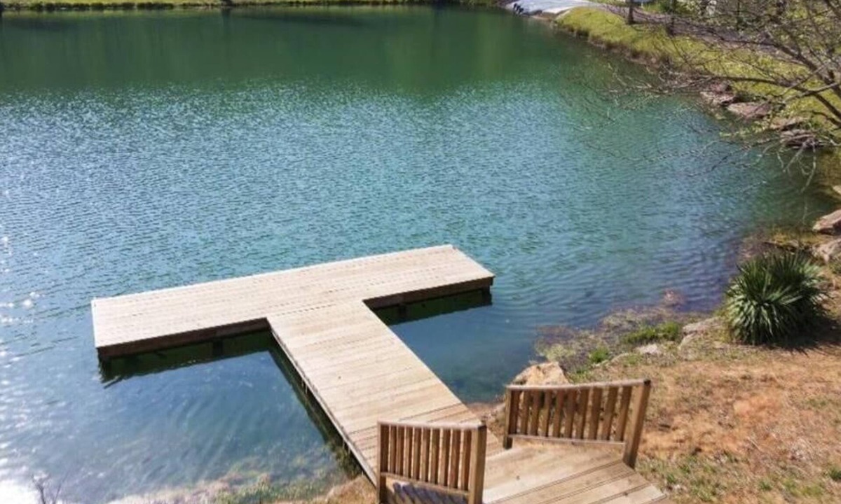 Albertville Cabin | Blue Gill Tiny Cabin on Lake and Indoor Basketball