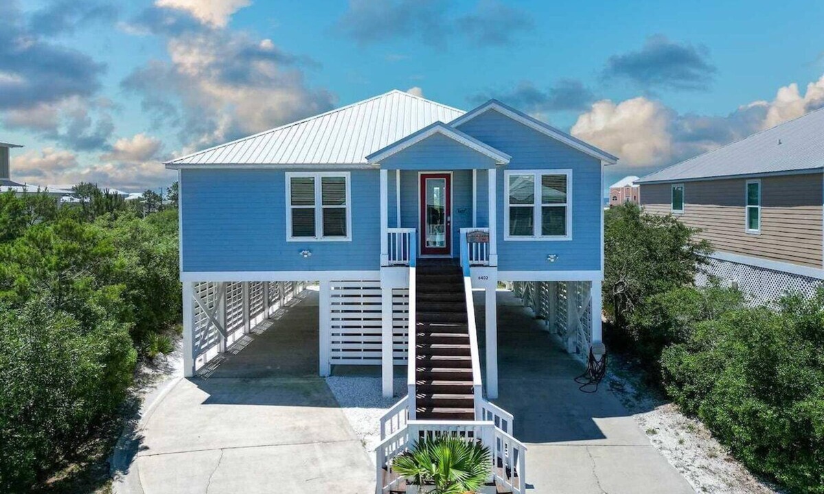 Morgantown House | Blue Pearl Gulf View 4BR/4Bath 2 Pools & Tennis/Pickle ball Courts by Prickett Properties