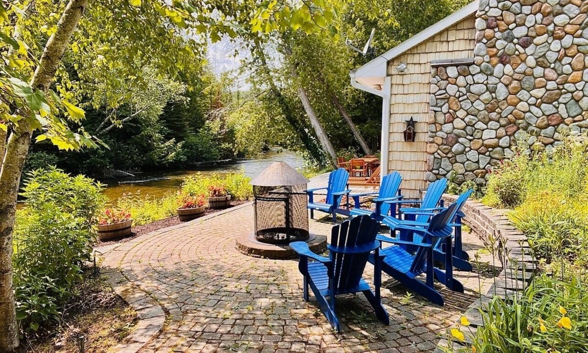 Mayfield House | Boardman Monarch Lodge, 2-Guest Special: Riverfront, Hot Tub, Fireplace