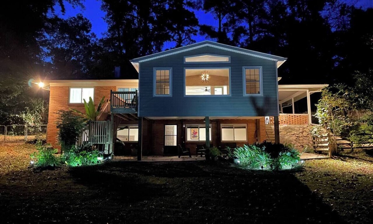 Tallahassee House | Boutique Mid Century Tallahassee Retreat