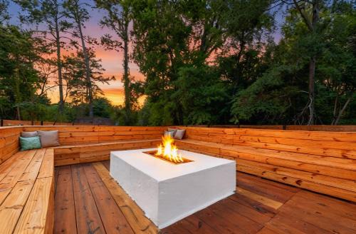 Columbus House | Brand New Cozy FirePit Home Near Fort Moore