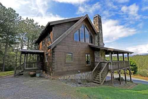 Ducktown House | Brew with a View-3br/3ba sleeps 8, hot tub, gamero