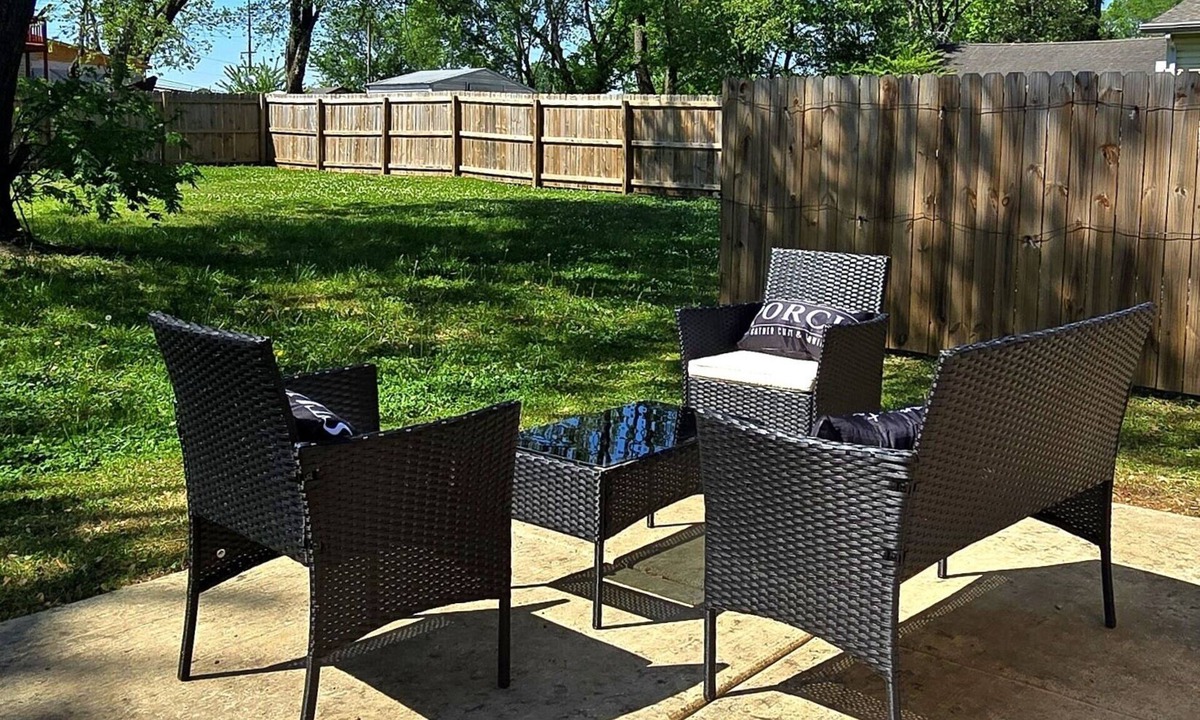 Huntsville House | Bright 2BR/2BA Home. Backyard, Patio, 500 Mbps. Near VBC, Arsenal & Space Center