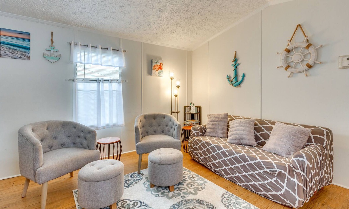 Bayou Grande Villa House | Bright Pensacola Home w/ Backyard - Pets Welcome!