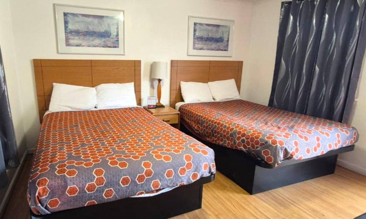 Cadillac Hotel | Budget-Friendly Room Offering Great Value for Work Travels or Leisure Getaways