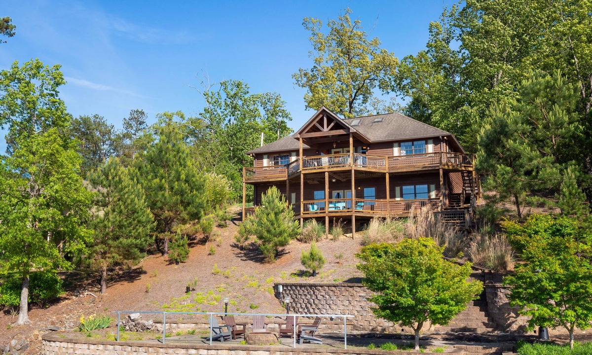 Arley House | Captain's Quarters - lakeside patio fire pit
