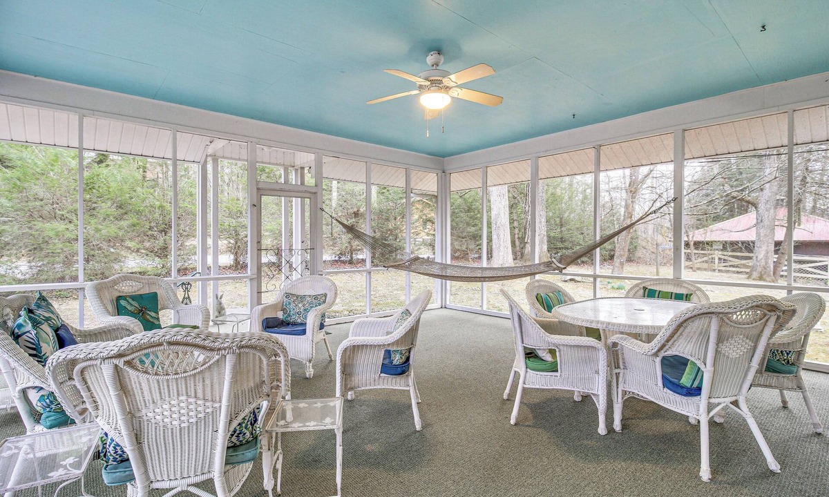 Saint Andrews House | Central & Ornate Sewanee Home w/Screened-In Porch