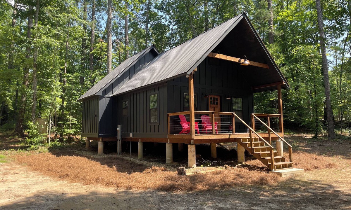 Five Points Ski Chalet | Chalet w/lake access! This is the larger of two cabins available on property.